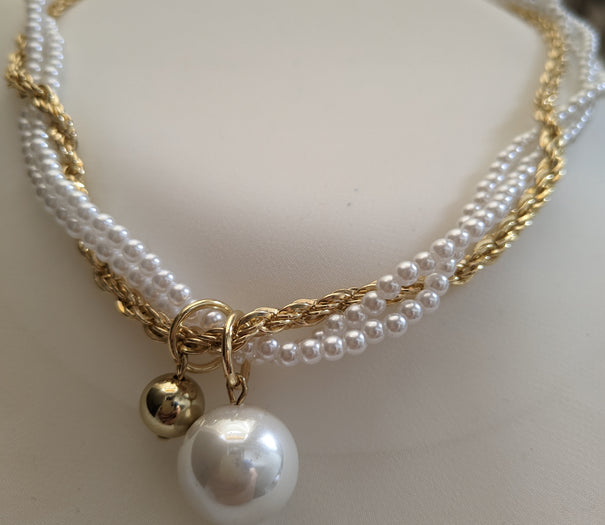 Aurora Pearl Twist Necklace