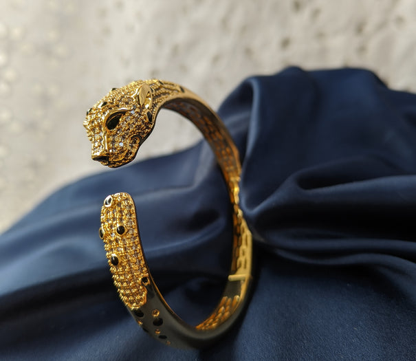 Panthera Royal Gold Bangle